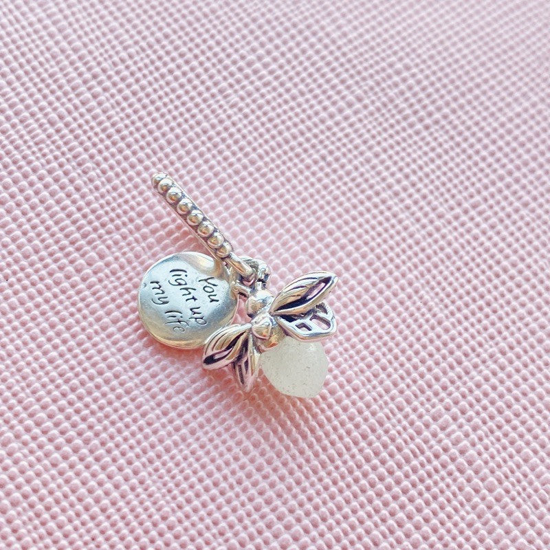 Charm Pendente Vaga-Lume (Brilha No Escuro)